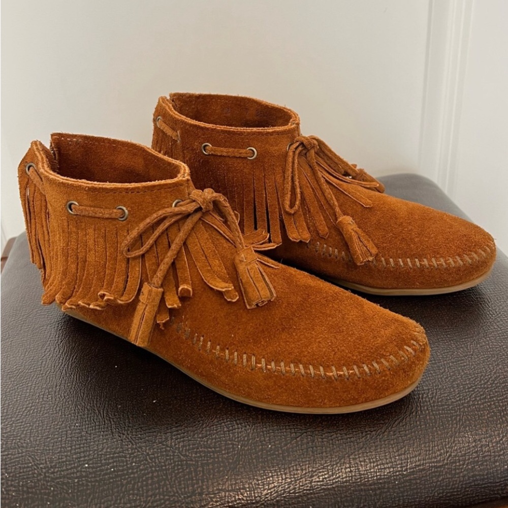Minnetonka Brown Fringe Moccasins
